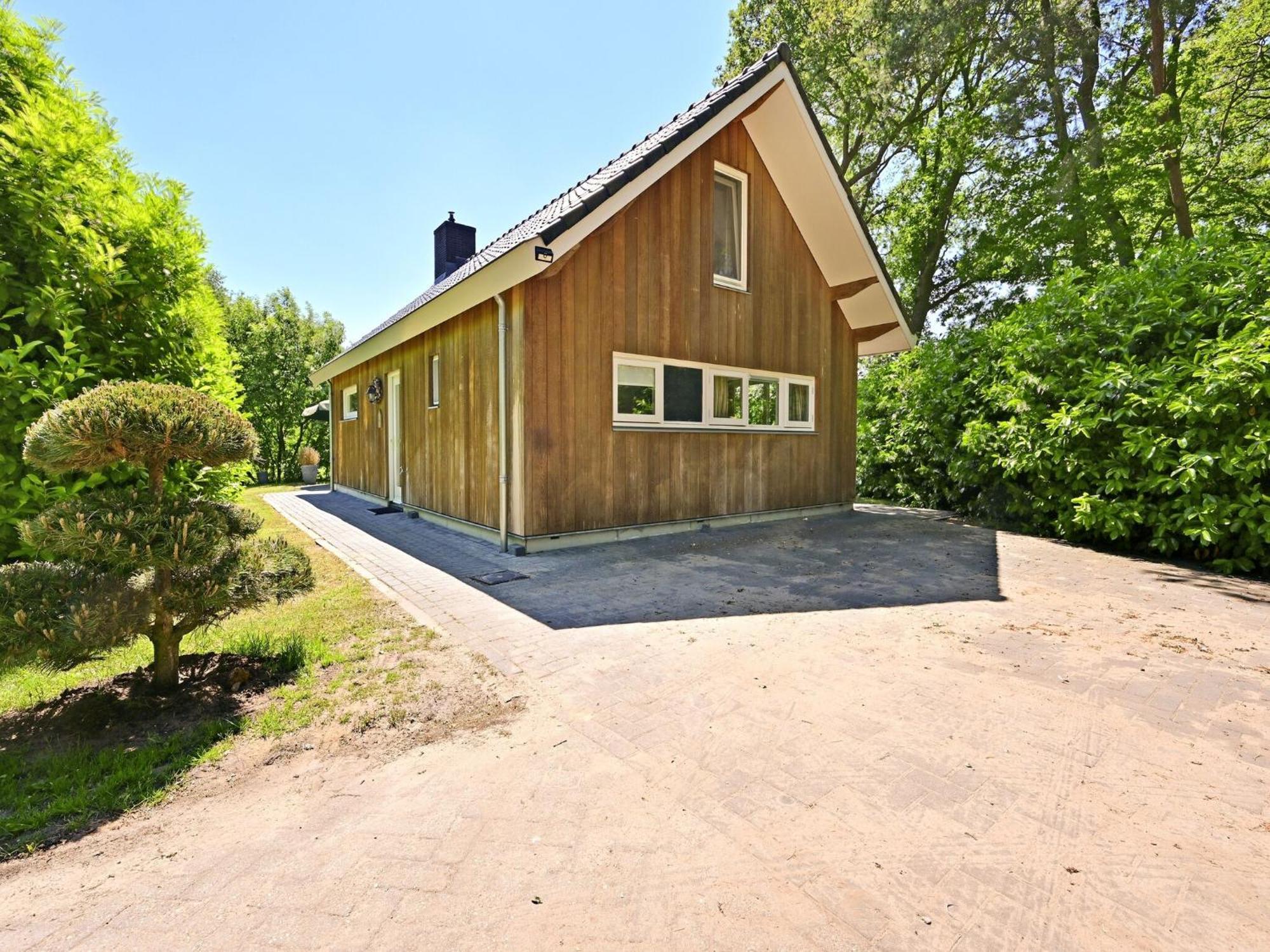 Chalet With Gorgeous View Of The Natural Surroundings Weerselo Exterior foto