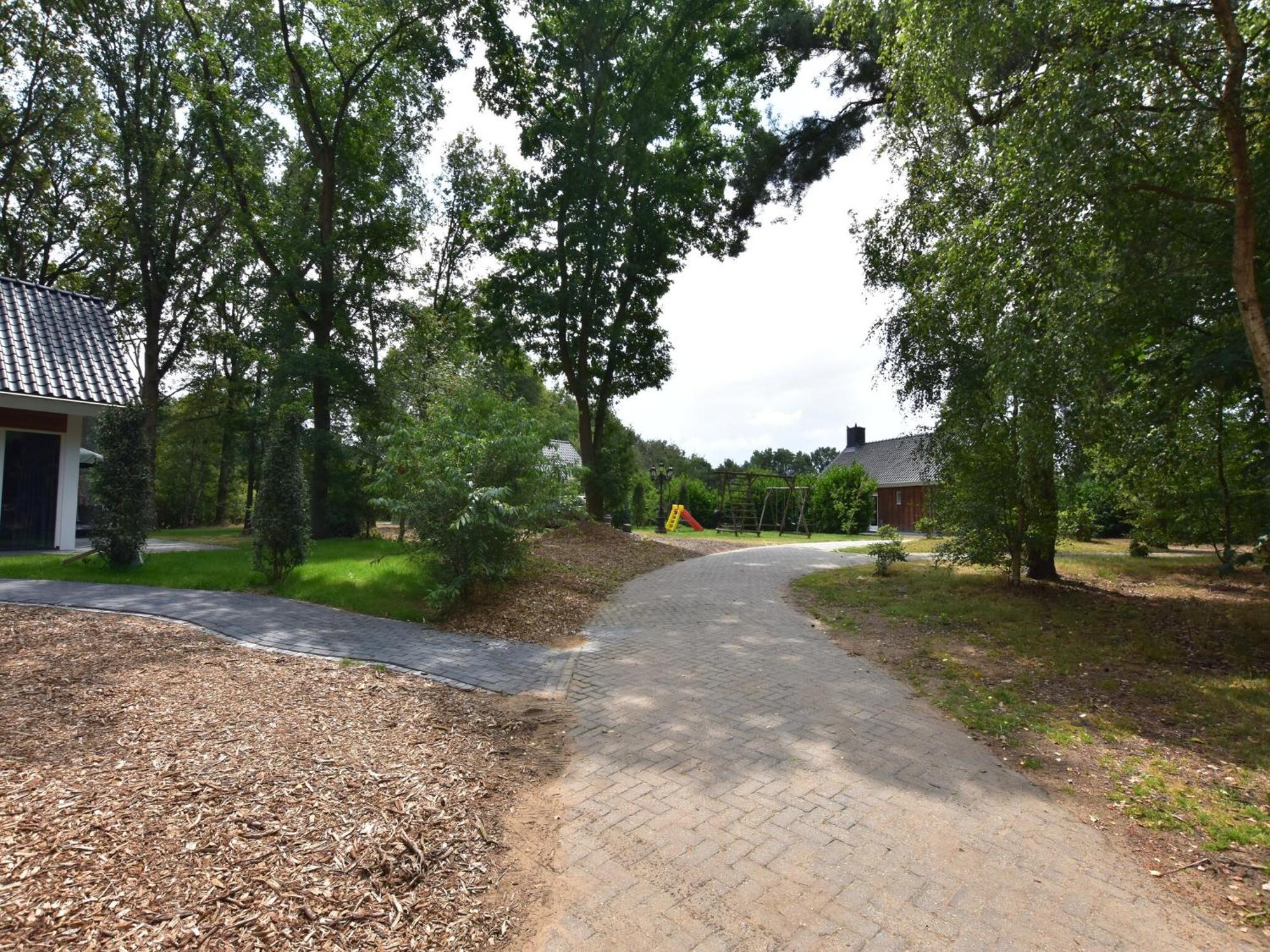 Chalet With Gorgeous View Of The Natural Surroundings Weerselo Exterior foto
